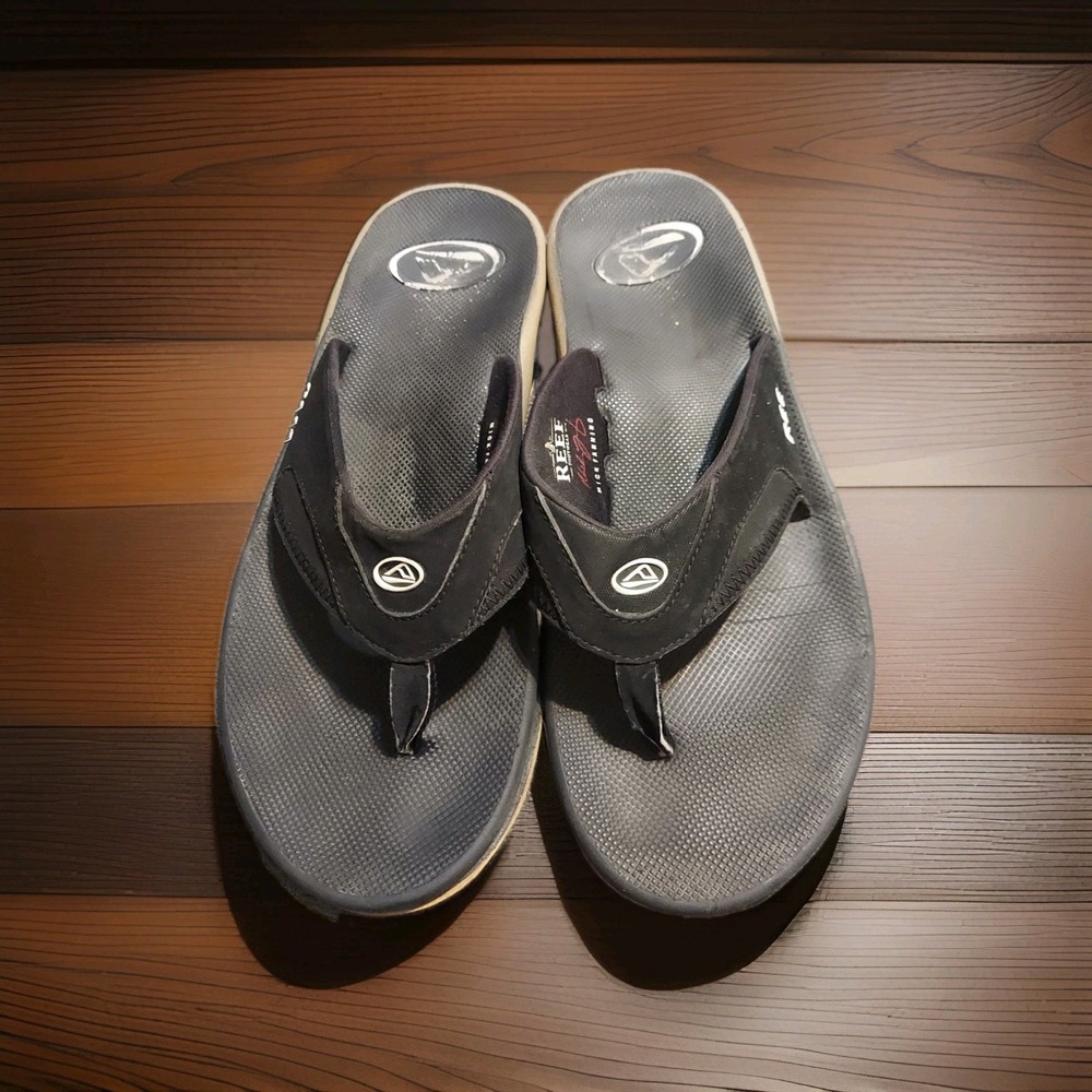 Reef Flip Flop Sandals With Bottle Opener Black Size  US 11 Men EU 44 Shoes Beer
